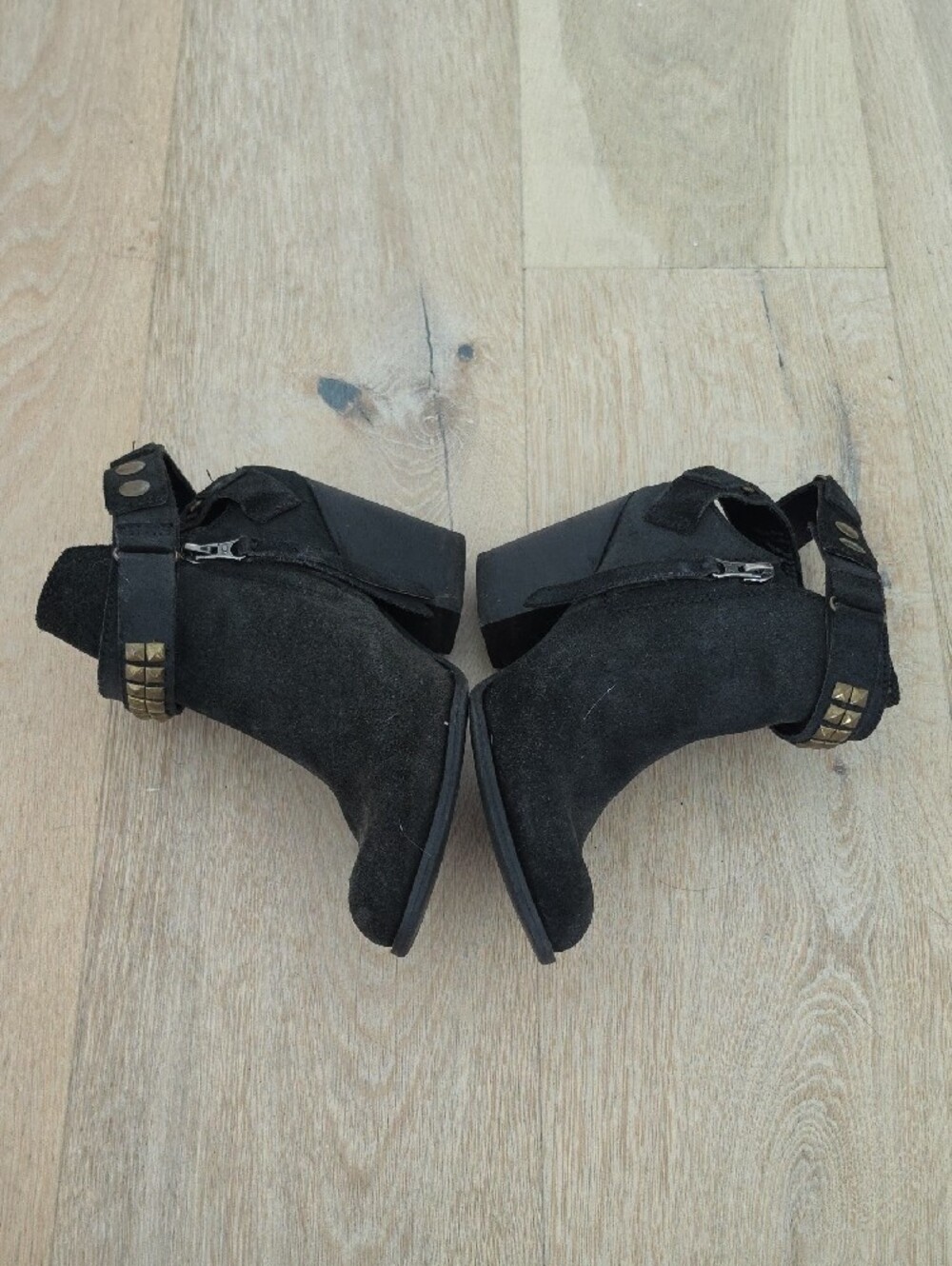 Kaanas Gobi Clog Bootie - Picture 4 of 12
